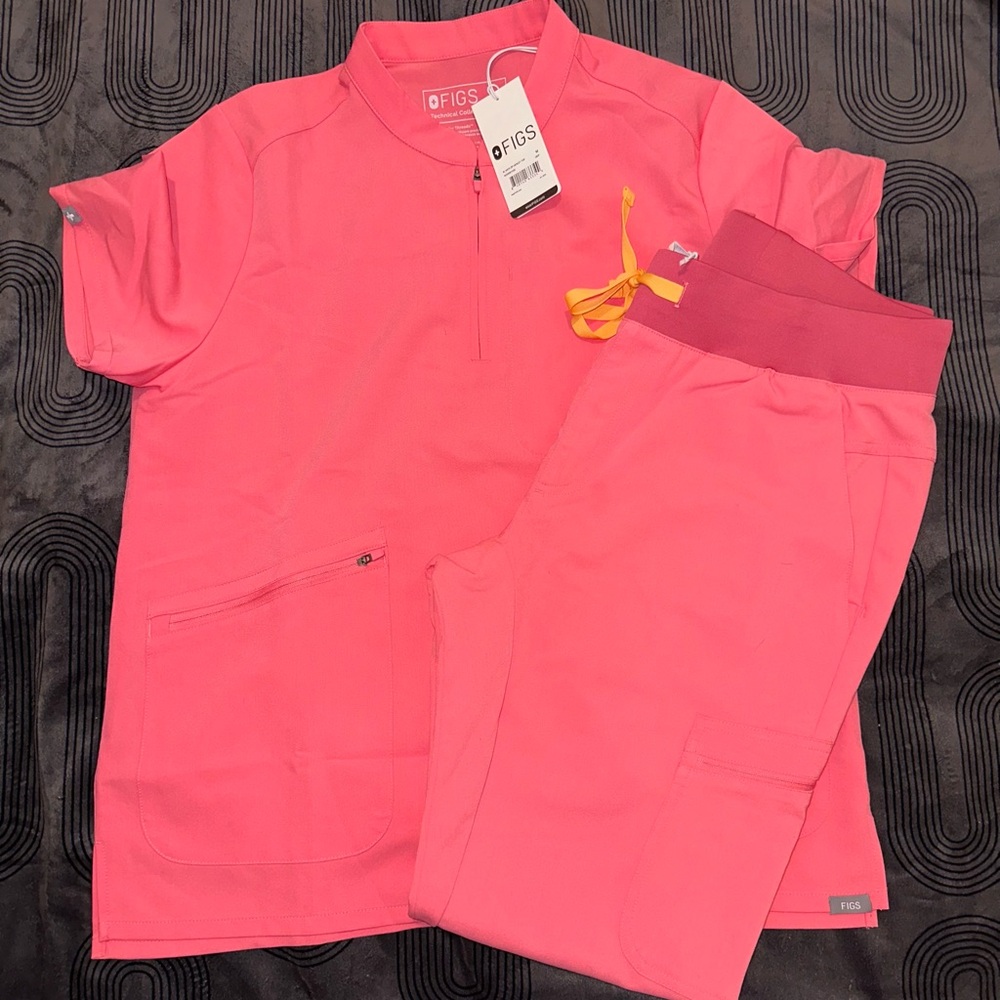 Figs Limited Edition Set in Neon Pink